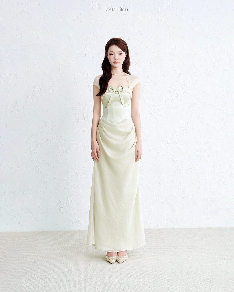 Occasion and made-to-measure dress portfolio